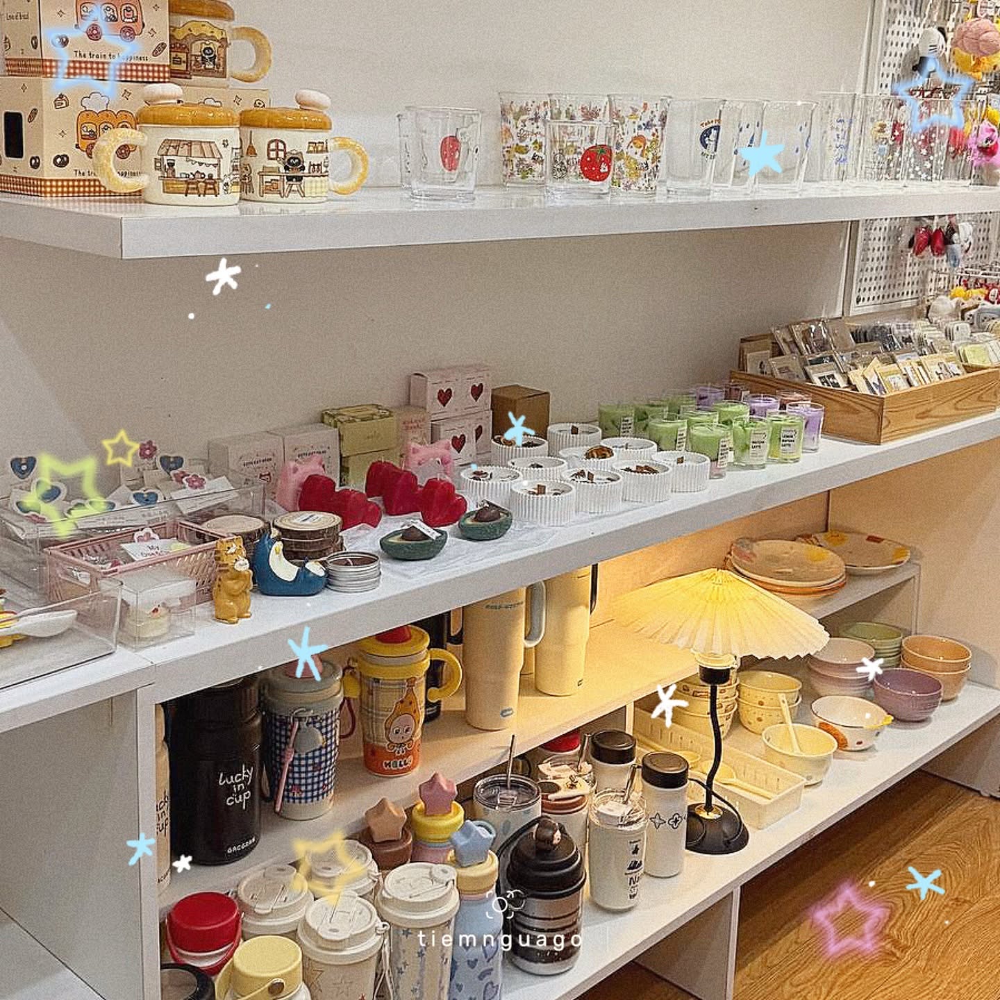 Home decor items at Tiệm Ngựa Gỗ